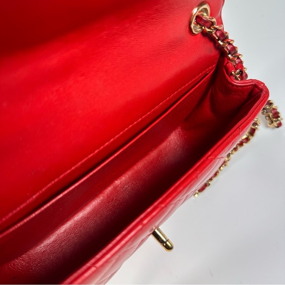 Lambskin Quilted Extra Mini V For Victory Flap Red - Picture 14 of 16